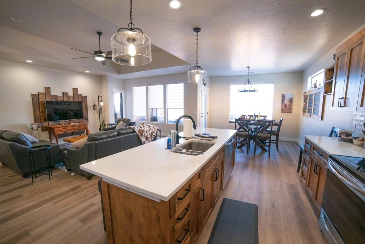 Red Canyon Bunkhouse At Kanab - New West Properties Екстериор снимка